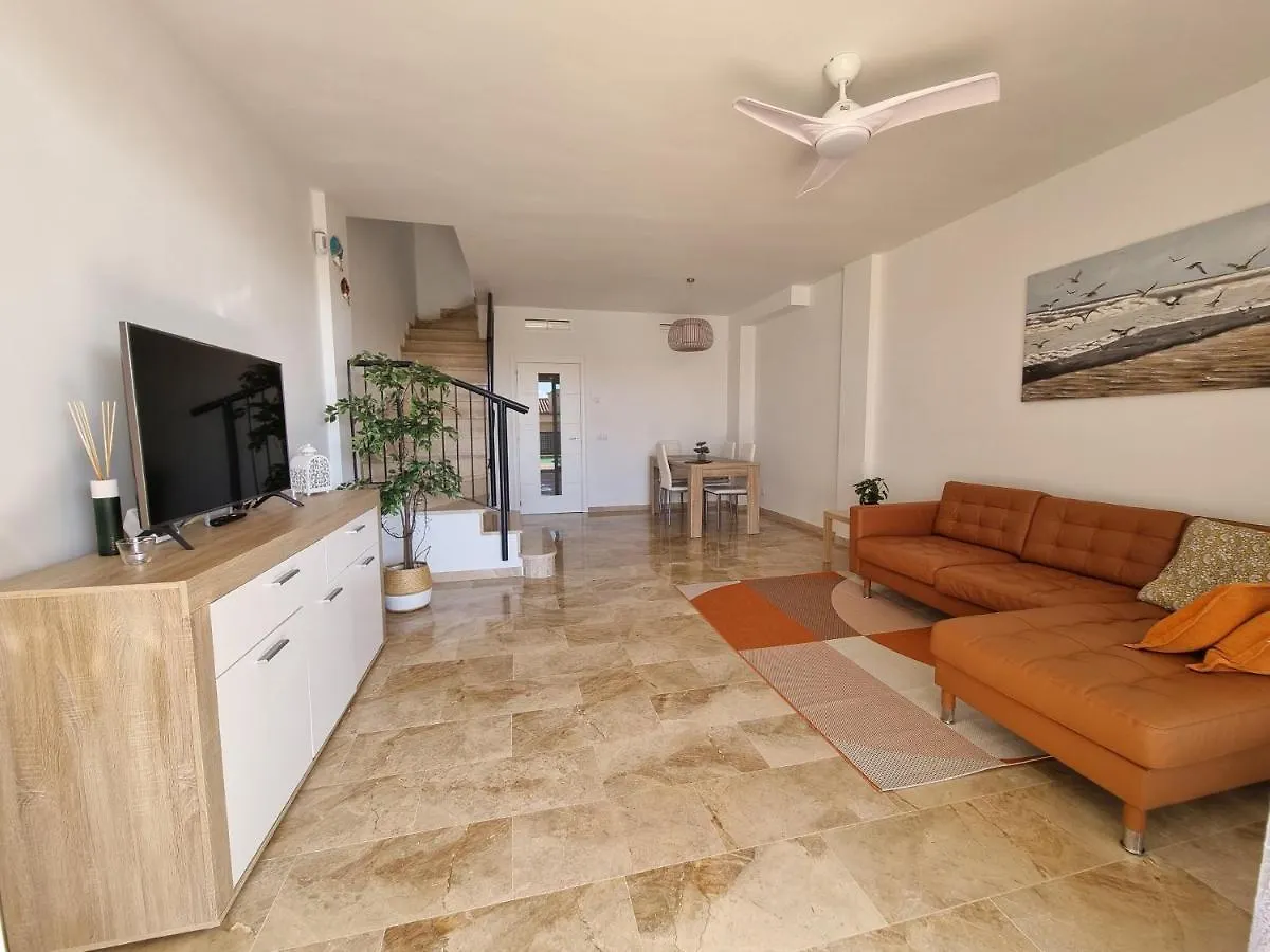 Villa Lora Modern & New Townhouse 2 Bedroom 푸에르토 데 산티아고 0*,  스페인